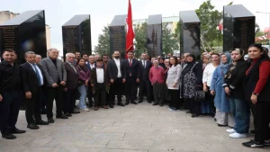 Adanada Şehitlik Anıtı dualarla açıldı