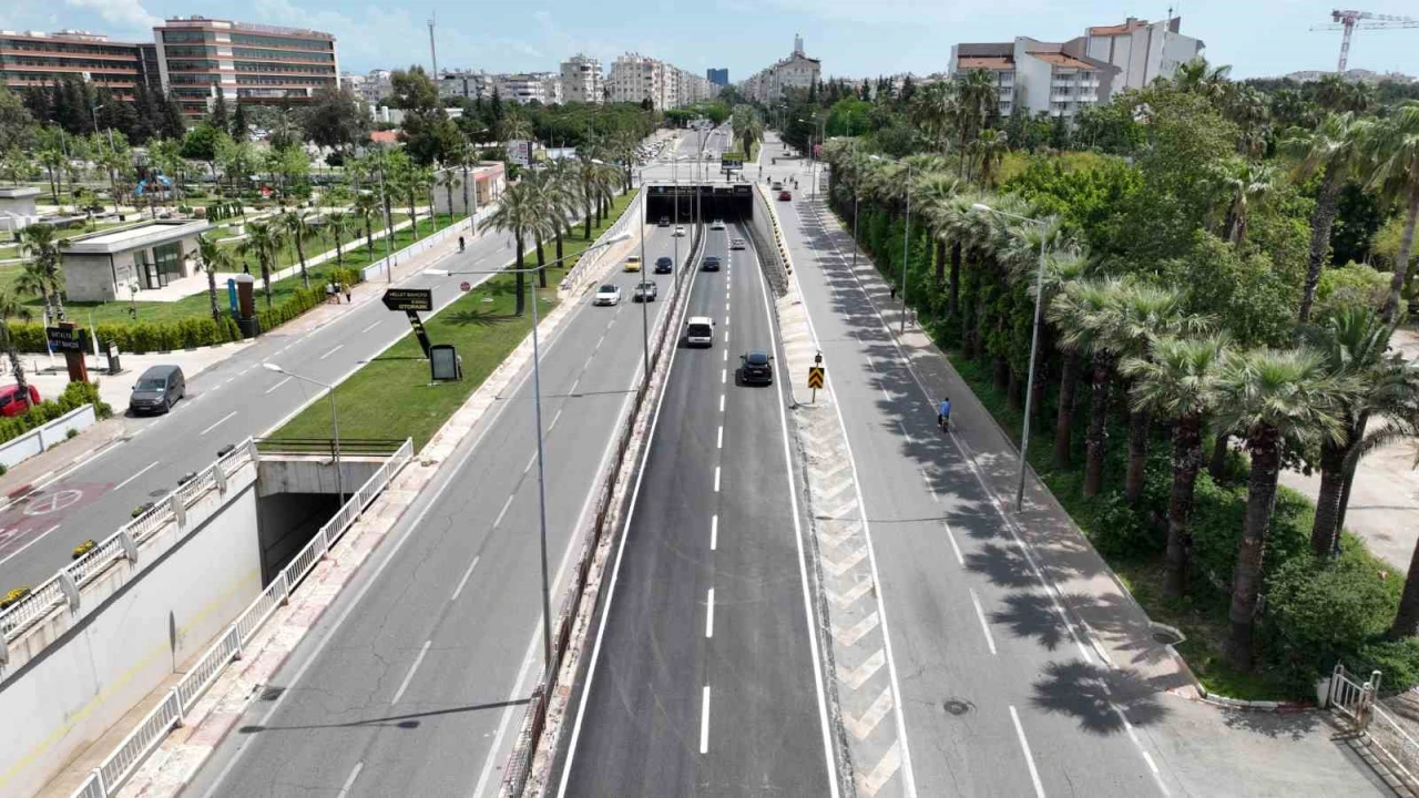 Yüzüncü Yıl Bulvarında asfaltlama çalışması tamamlandı